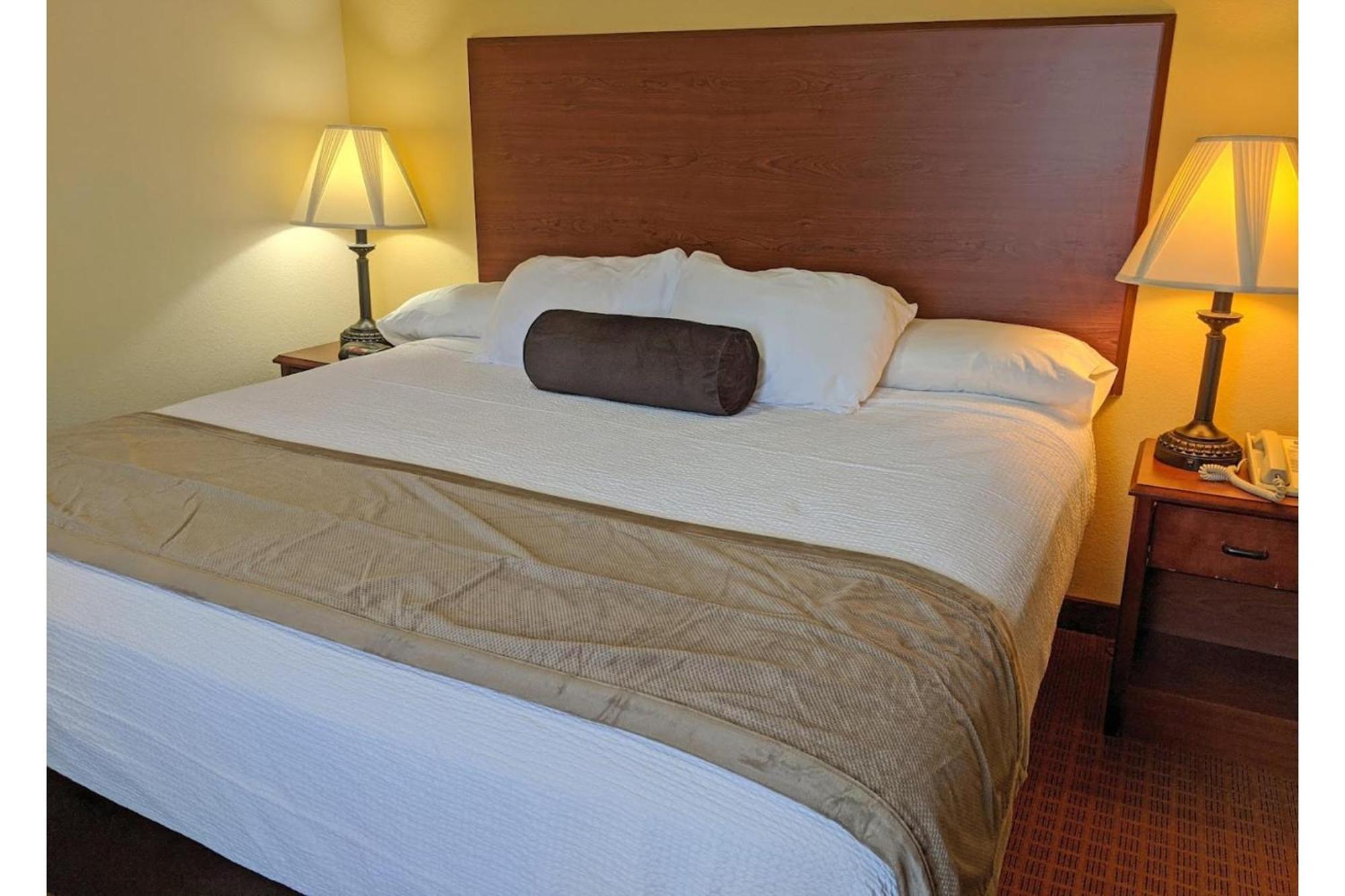 Park View Inn & Suites Hoisington Near Great Bend 外观 照片