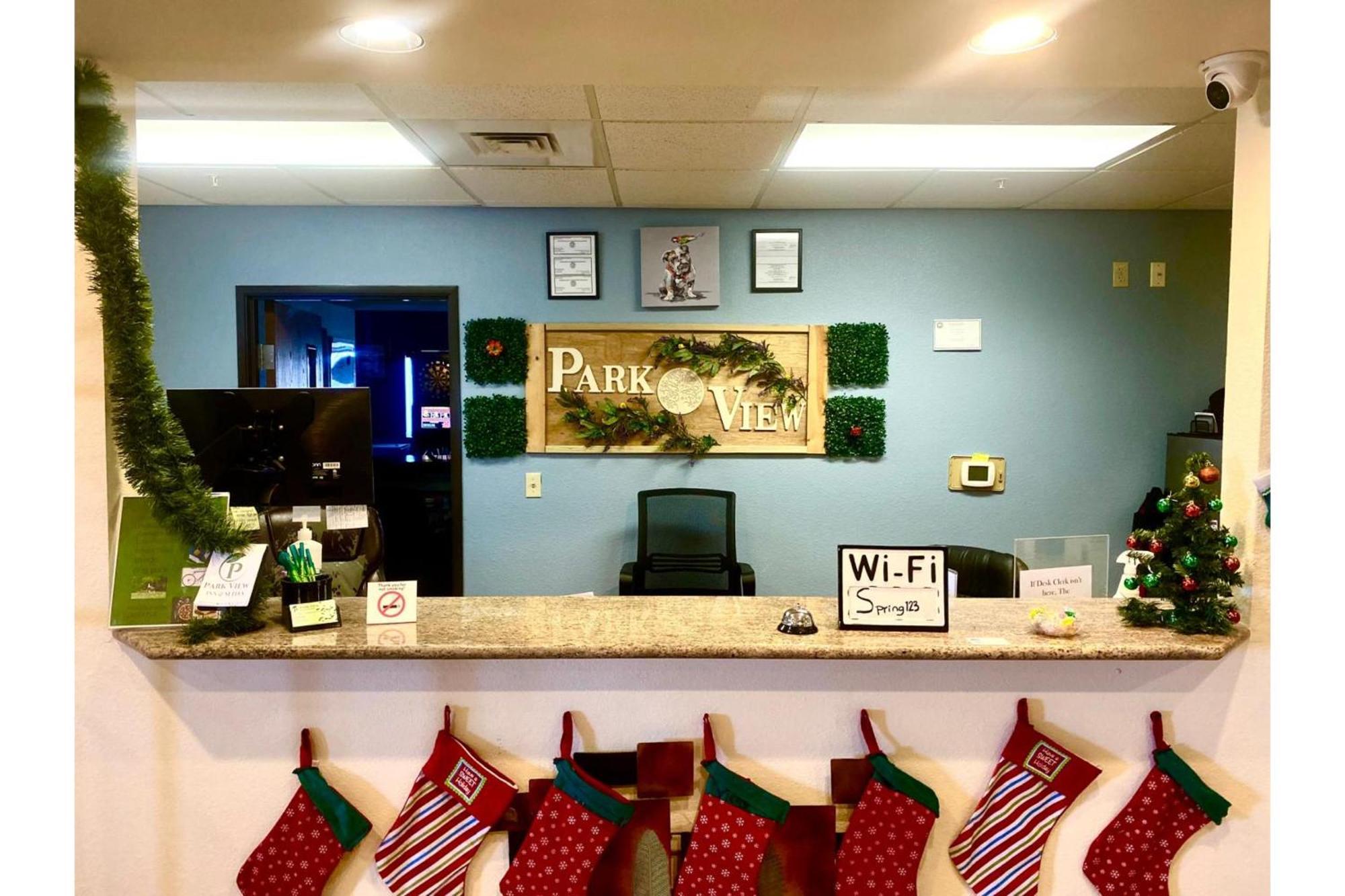 Park View Inn & Suites Hoisington Near Great Bend 外观 照片
