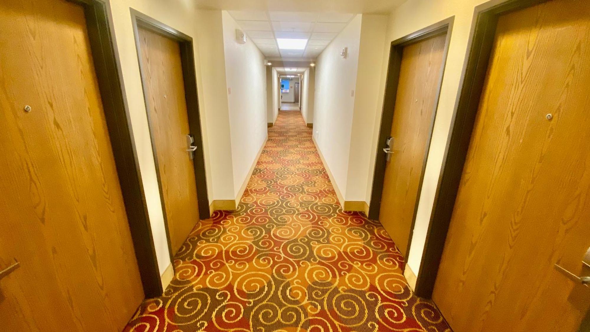 Park View Inn & Suites Hoisington Near Great Bend 外观 照片