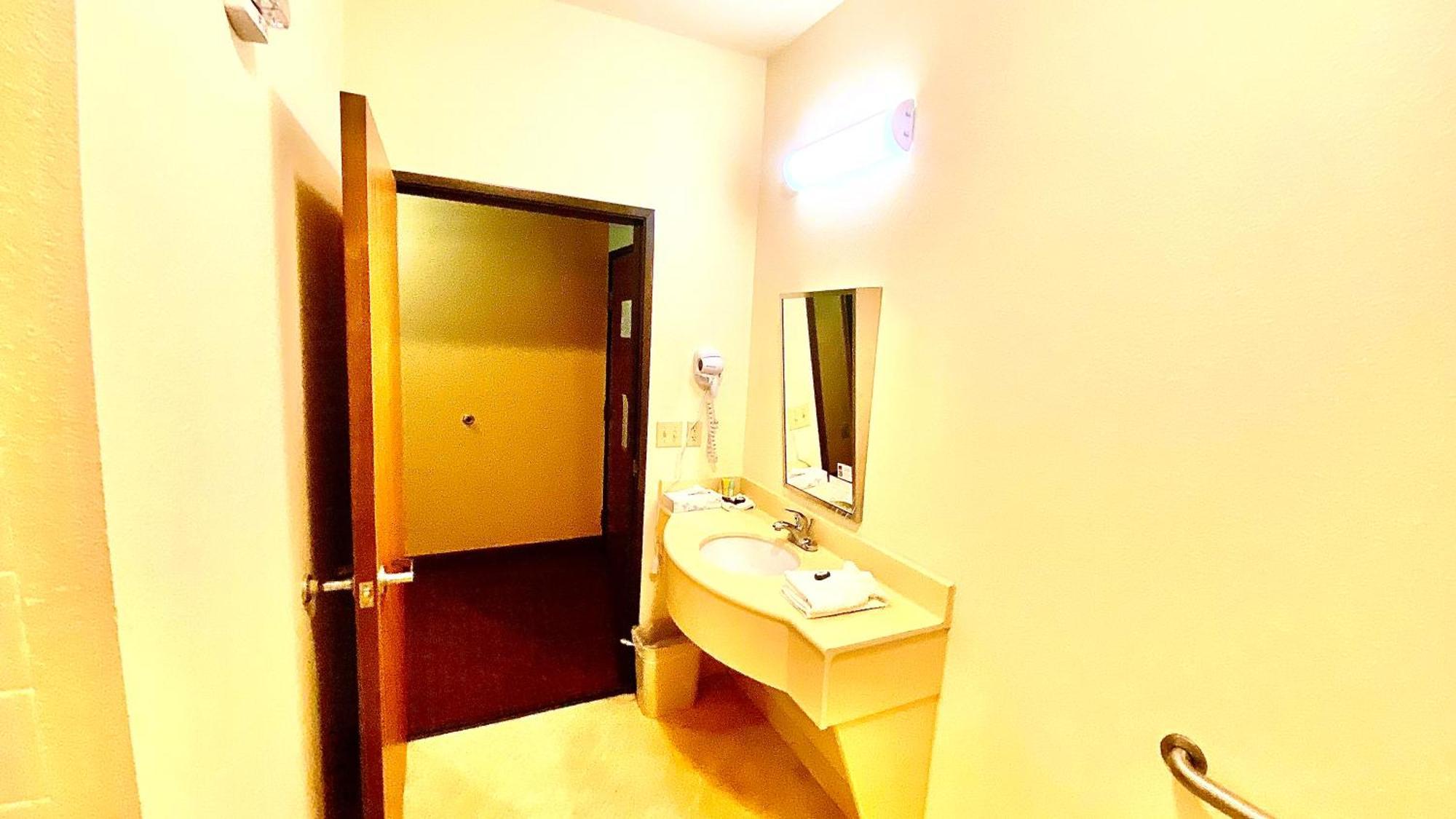 Park View Inn & Suites Hoisington Near Great Bend 外观 照片